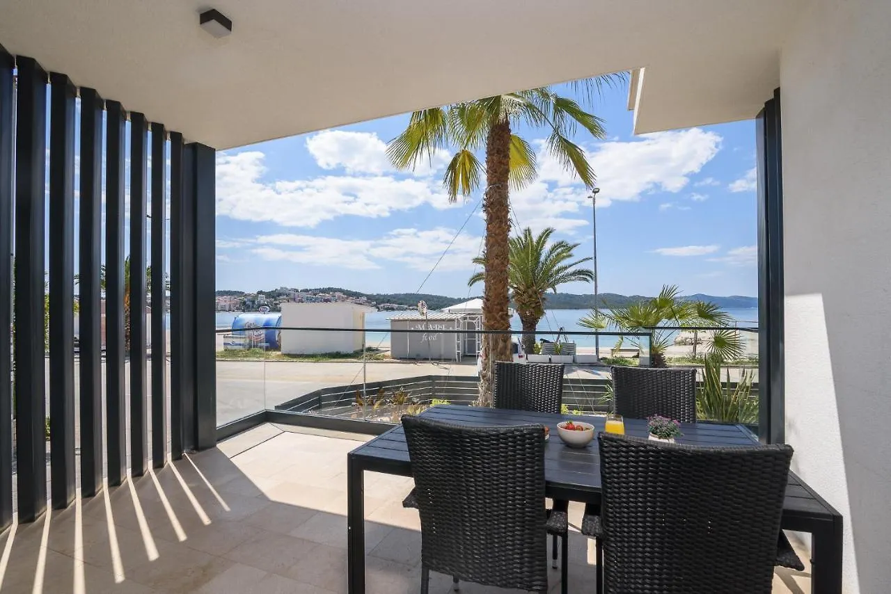 Palm Springs Apartment Trogir