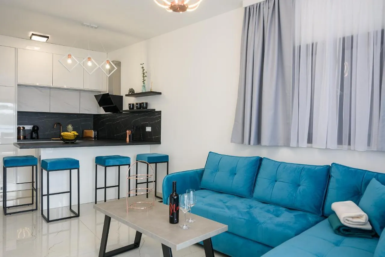 Palm Springs Apartment Trogir Croatia