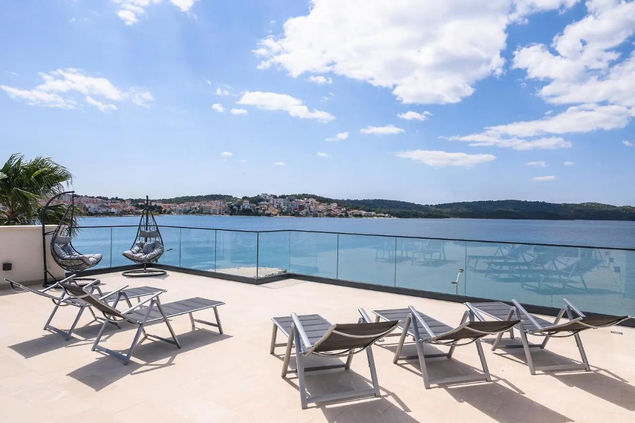 Palm Springs Apartment Trogir