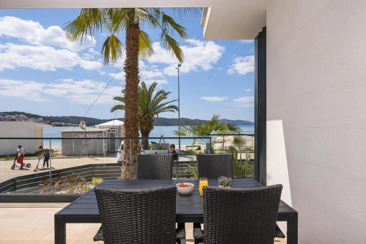 Palm Springs Apartment Trogir