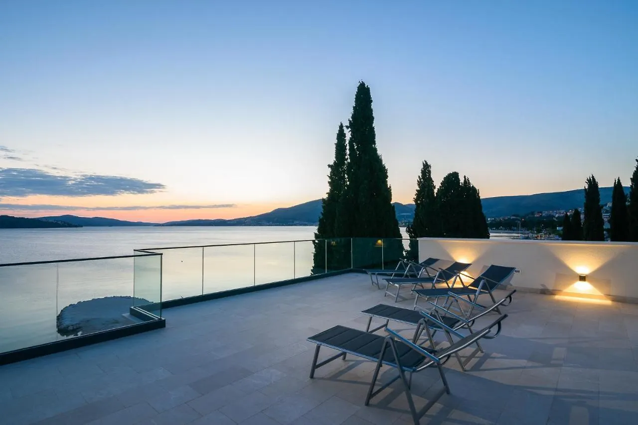 Palm Springs Apartment Trogir