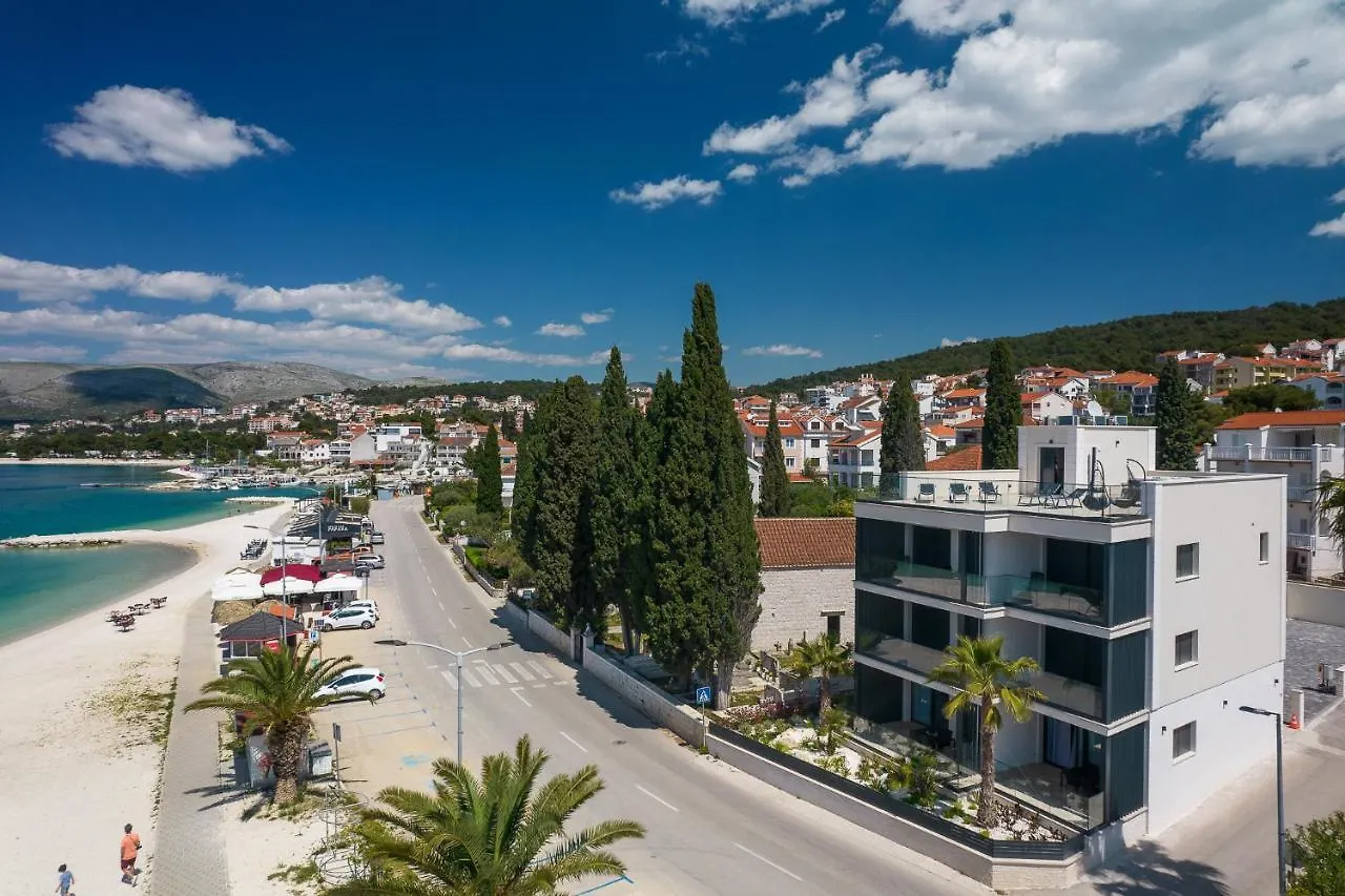 Palm Springs Apartment Trogir