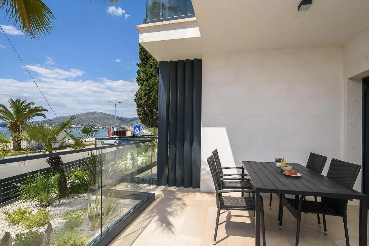Palm Springs Apartment Trogir
