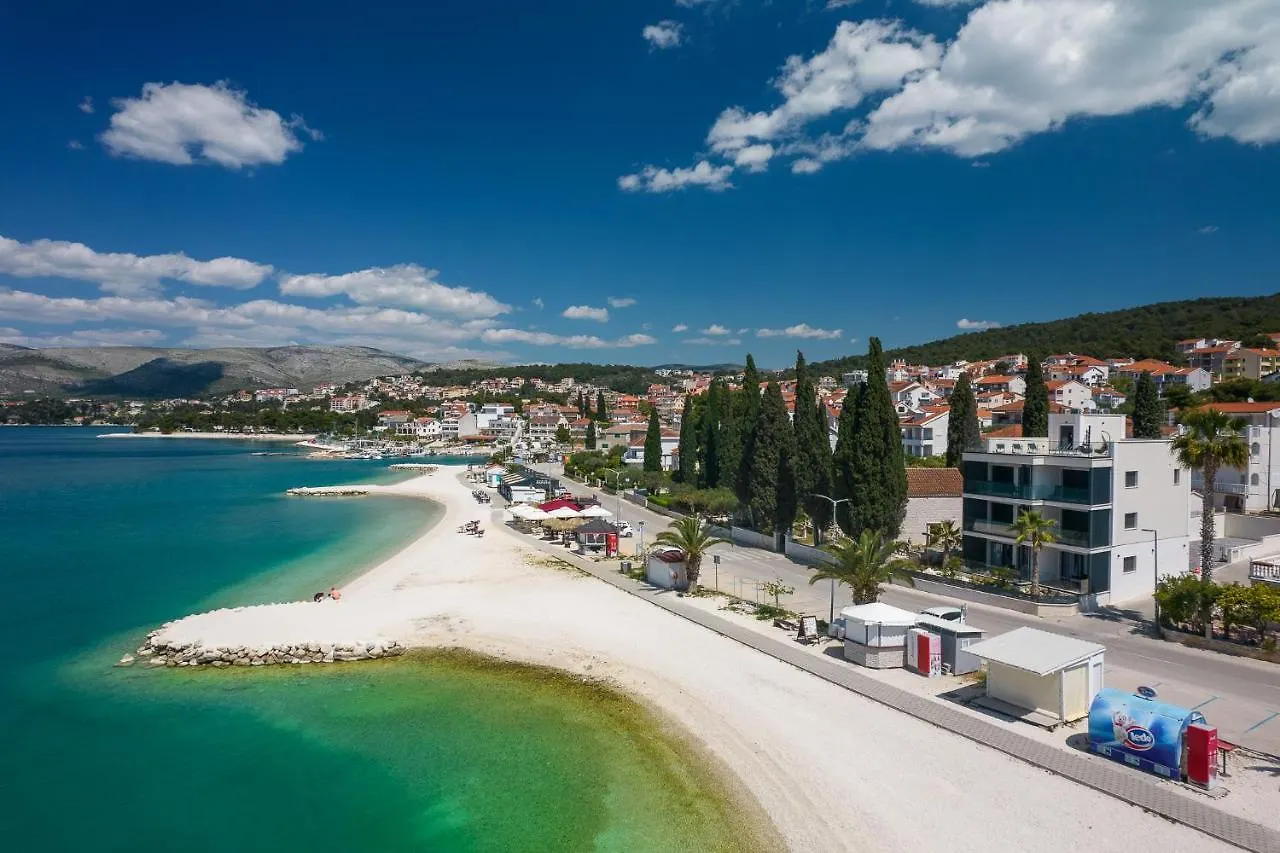 Palm Springs Apartment Trogir