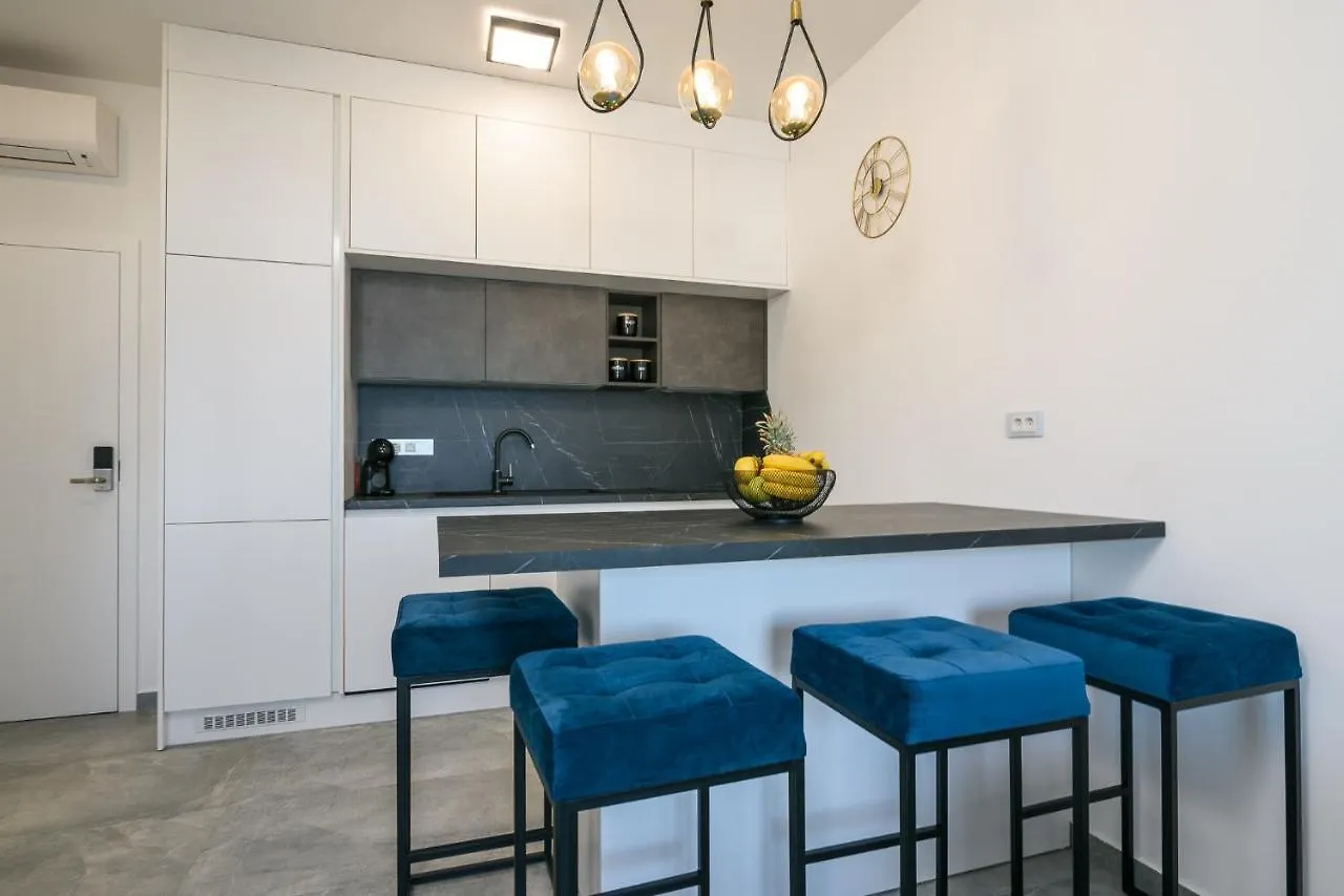 Palm Springs Apartment Trogir