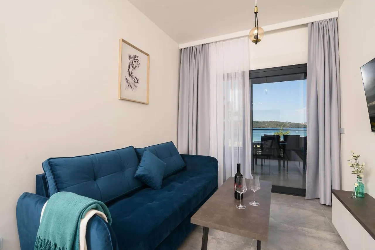 Palm Springs Apartment Trogir