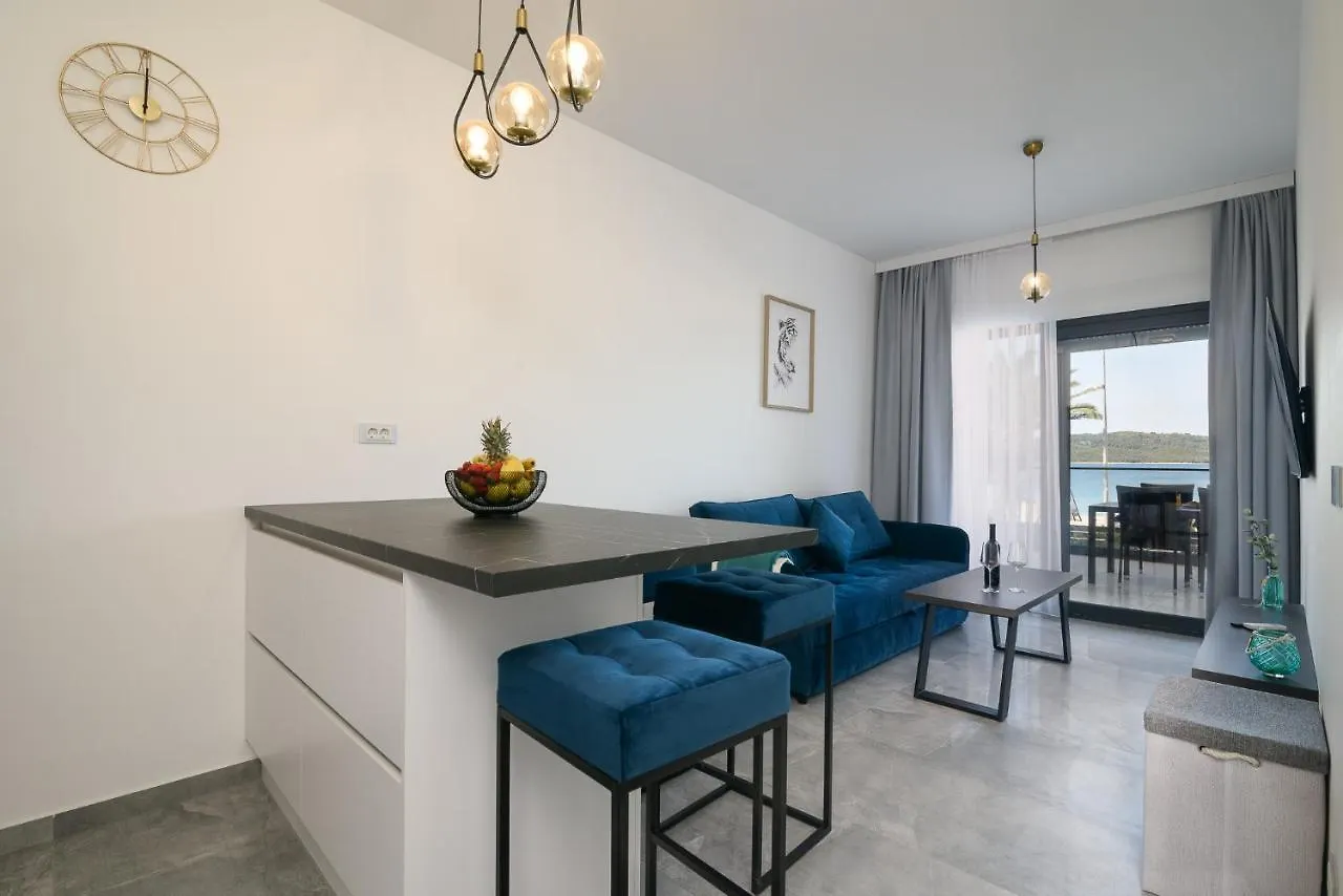 Palm Springs Apartment Trogir 0*,