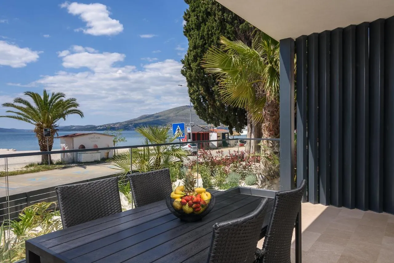 Palm Springs Apartment Trogir