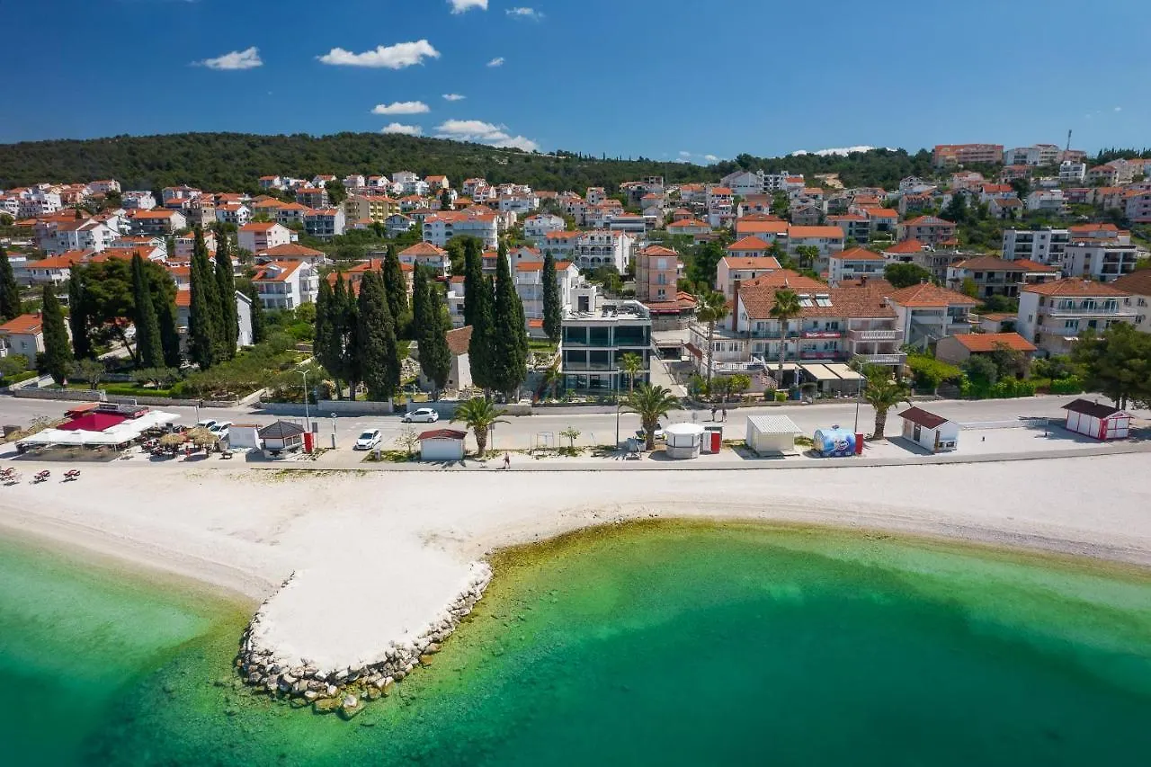 Palm Springs Apartment Trogir Croatia